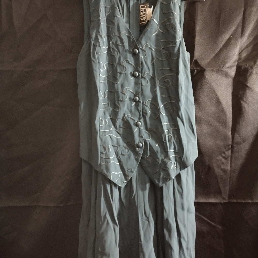 City Triangles Hunter Green romper size 5